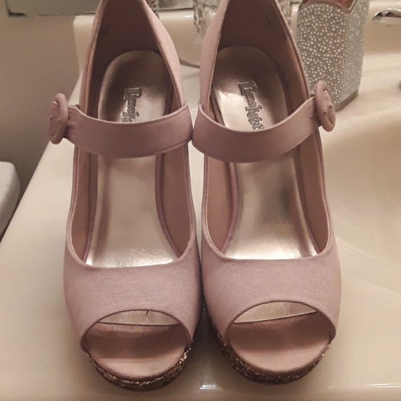 LIMELIGHT PEEPTOE MARYJANE HEELS - Picture 5 of 7